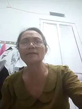 Vieekee online show from May 2026 04:04:02 PM