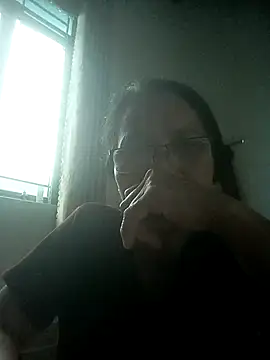Vieekee online show from May 2026 01:34:01 AM