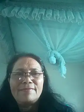 Vieekee online show from May 2026 02:39:01 AM