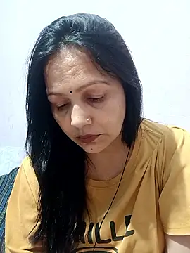 simmy14321 online show from June 2026 05:10:02 PM