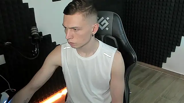 More than friend online show from May 2026 07:32:02 PM