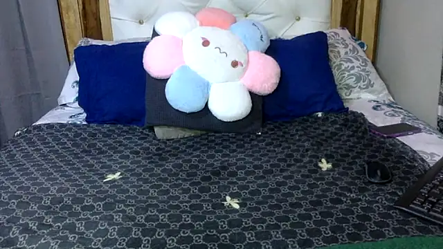 Snapshot of creamyamber chatting on February 2026 12:39:02 AM creamyamber online show from February 2026 12:39:02 AM