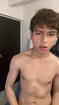 Snapshot of DanteSaint chatting on May 2026 04:07:02 AM DanteSaint online show from May 2026 04:07:02 AM