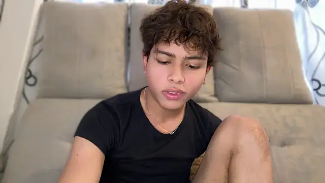 Snapshot of DanteSaint chatting on June 2026 03:32:02 PM DanteSaint online show from June 2026 03:32:02 PM