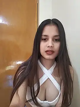Snapshot of Adrianahearth chatting on May 2026 03:24:02 AM Adrianahearth online show from May 2026 03:24:02 AM