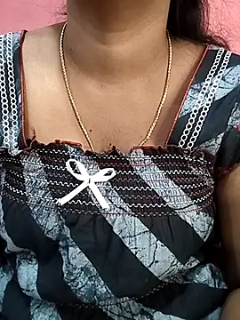 Kavya4u111 online show from May 2026 03:45:02 AM