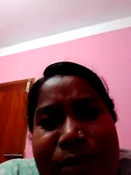 Mona Vabi online show from July 2026 04:47:01 PM