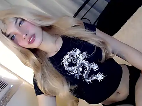 Snapshot of Lily_holly chatting on June 2026 12:05:02 AM Lily holly online show from June 2026 12:05:02 AM