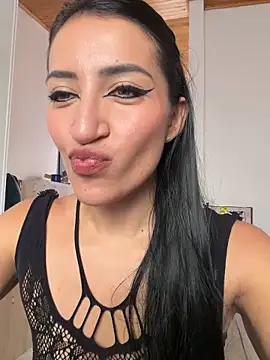 Charlottee01- online show from June 2026 07:36:01 PM