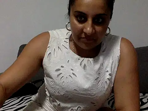 Antoniasweet online show from May 2026 06:42:02 PM