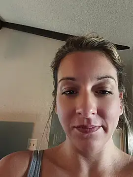 missbellastar online show from May 2026 03:52:02 PM