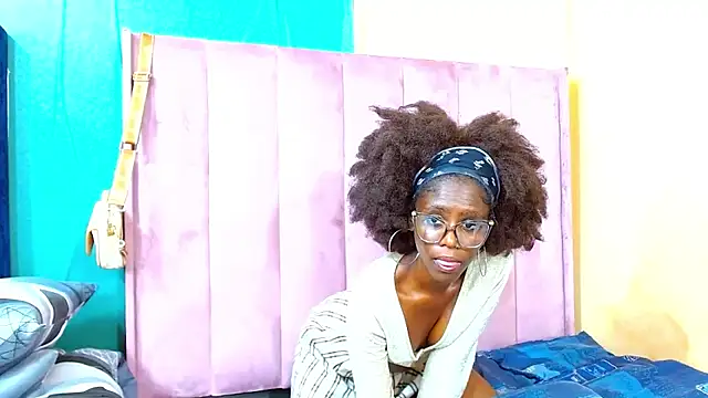 SexySlimTeaXx online show from June 2026 09:17:01 PM