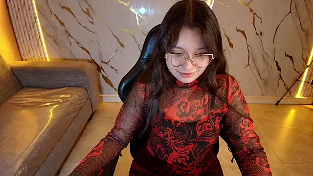 HoneyDoll tf online show from May 2026 12:44:01 PM