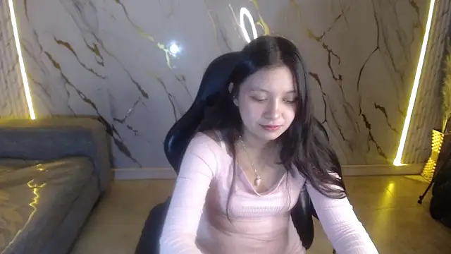 HoneyDoll tf online show from May 2026 01:28:01 PM