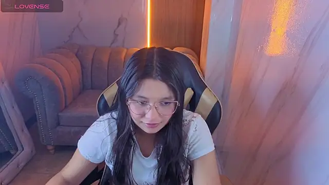 HoneyDoll tf online show from July 2026 12:55:01 PM