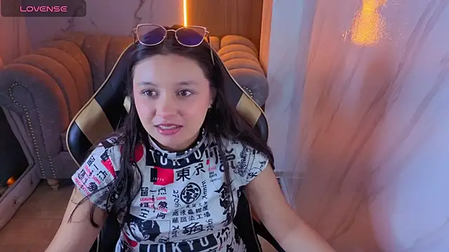 HoneyDoll tf online show from July 2026 01:31:02 PM