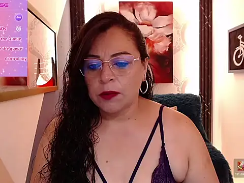 kamy loort online show from May 2026 02:01:02 PM