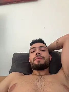 Snapshot of Z-man- chatting on June 2026 07:35:01 AM Z-man- online show from June 2026 07:35:01 AM