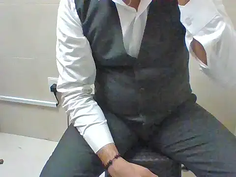 RAINBOWONE online show from May 2026 06:43:02 AM
