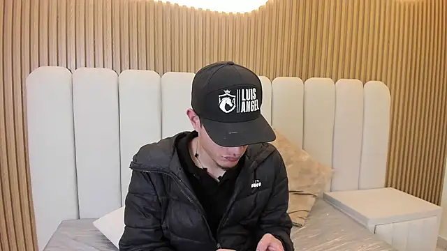 andylol330 online show from July 2026 02:17:02 AM