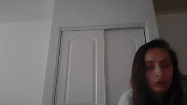 Luxeluvly online show from May 2026 02:14:01 PM