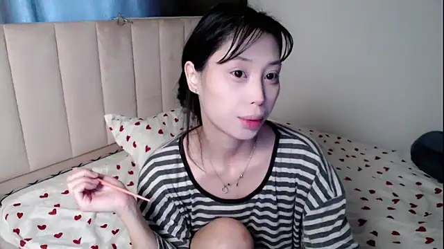 neverstoplovingme online show from May 2026 01:44:02 AM
