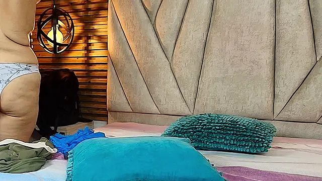 isabella luxet online show from July 2026 12:41:01 PM