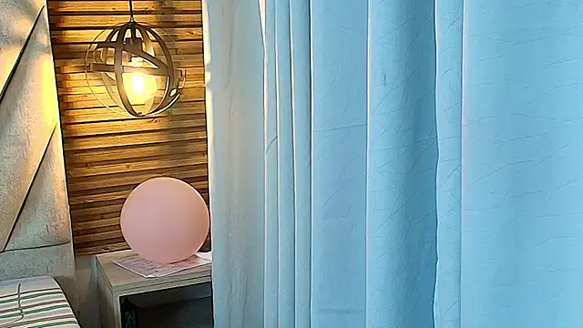isabella luxet online show from July 2026 04:42:02 PM