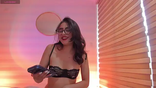 imsofia dy online show from May 2026 09:12:01 PM