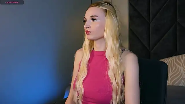 Mila  Lux online show from May 2026 01:38:02 PM