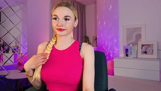 Mila  Lux online show from May 2026 08:28:01 PM