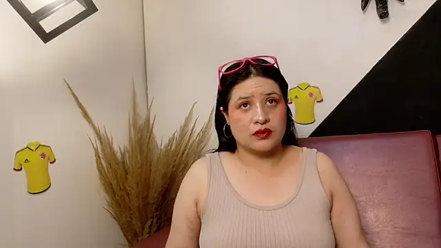Laura  Castillo  online show from July 2026 12:40:02 PM