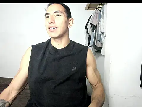 aquiles04 online show from May 2026 02:39:01 AM