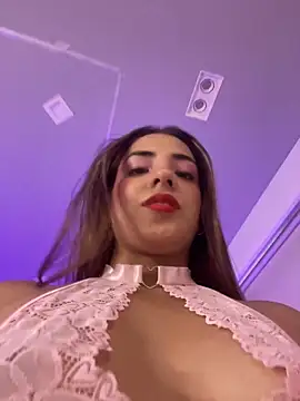 Bella-Saint online show from July 2026 09:39:02 PM