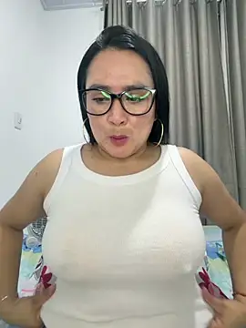 Snapshot of rousee69_ chatting on May 2026 10:00:01 AM rousee69 online show from May 2026 10:00:01 AM