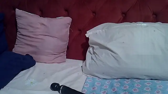 Queenleahx online show from June 2026 06:02:01 AM
