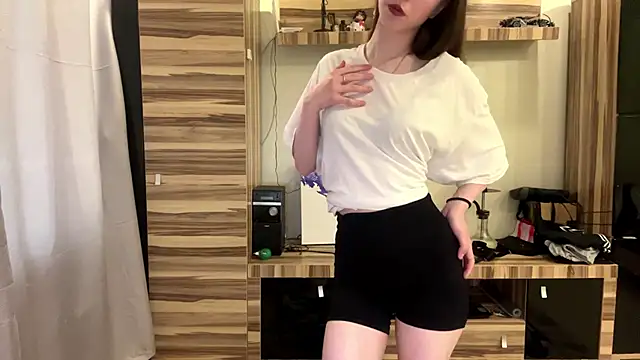 Snapshot of BonitaBright chatting on May 2026 06:41:02 AM BonitaBright online show from May 2026 06:41:02 AM