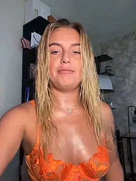 CharlottemilfUKx online show from June 2026 07:53:01 PM