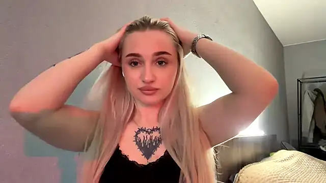 TiffanieSluyter online show from May 2026 03:40:01 PM