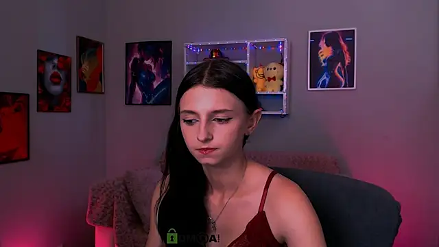 caroline honeyy online show from June 2026 12:47:02 PM