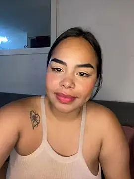 lunaa and vale online show from June 2026 03:37:01 AM