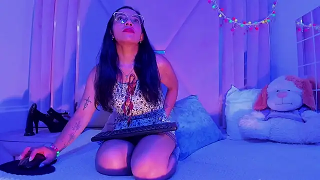 Feetfeticheh online show from May 2026 01:32:02 PM