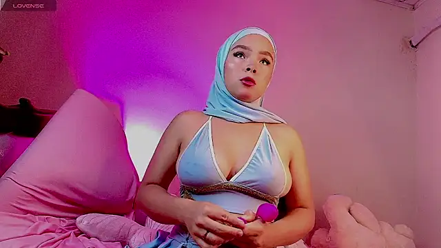 Nadine Nassib online show from June 2026 02:40:01 PM