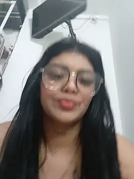 luxuryluna online show from July 2026 10:44:02 PM