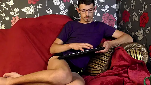 KairoZenn online show from May 2026 01:56:01 AM