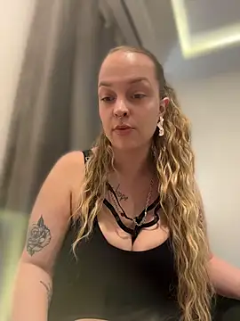 WaitingLucia online show from May 2026 03:19:02 PM