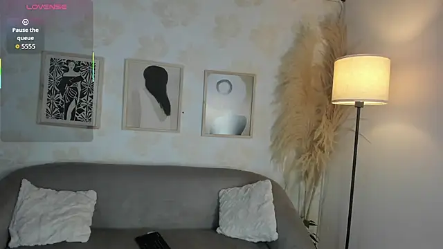 Caramel kiss  online show from July 2026 08:37:01 PM