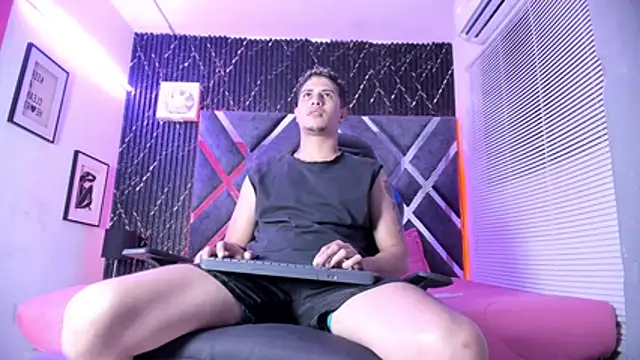 dominic connor online show from July 2026 03:21:02 AM