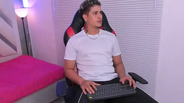 dominic connor online show from July 2026 03:20:02 AM