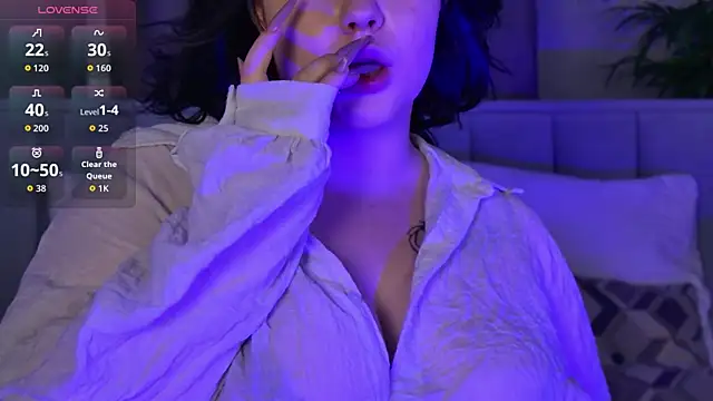 KittyNuarr online show from July 2026 01:18:02 PM